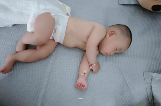 沧州宝宝积食发烧怎么处理